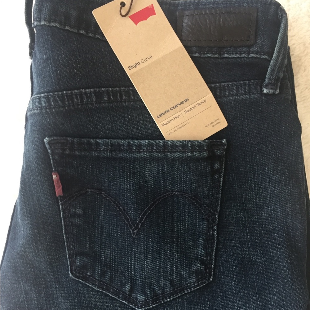 Levi’s slight curve modern rise boot cut skinny
